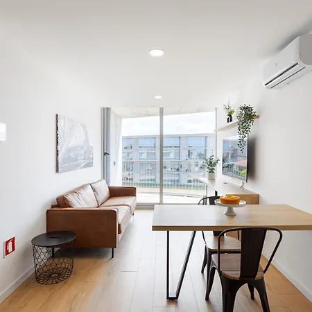 Апартаменты Hostwise - Bright Flat With Balcony And Garage