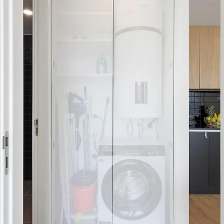 Апартаменты Hostwise - Bright Flat With Balcony And Garage