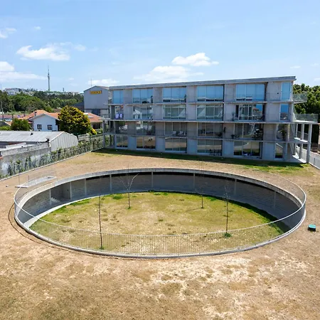 Апартаменты Hostwise - Bright Flat With Balcony And Garage