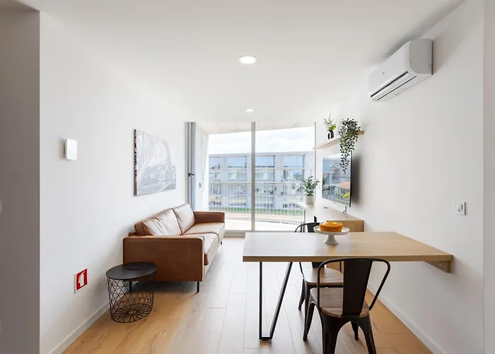 Appartement Hostwise - Bright Flat With Balcony And Garage