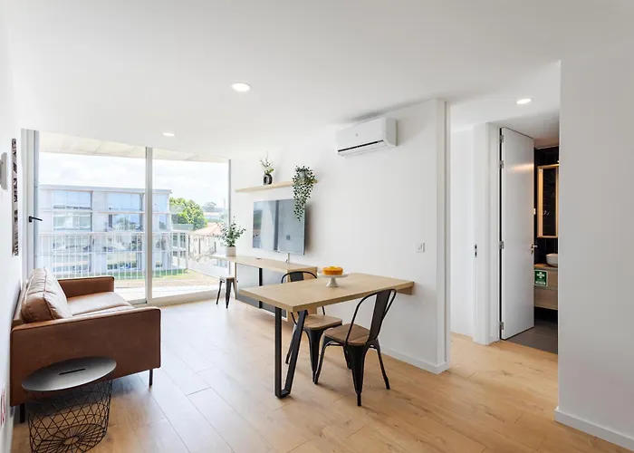 Hostwise - Bright Flat With Balcony And Garage * Vila Nova de Gaia