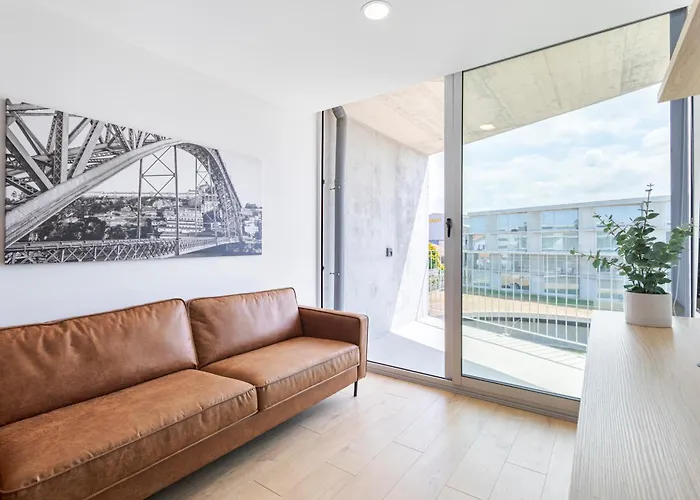 Hostwise - Bright Flat With Balcony And Garage * Vila Nova de Gaia