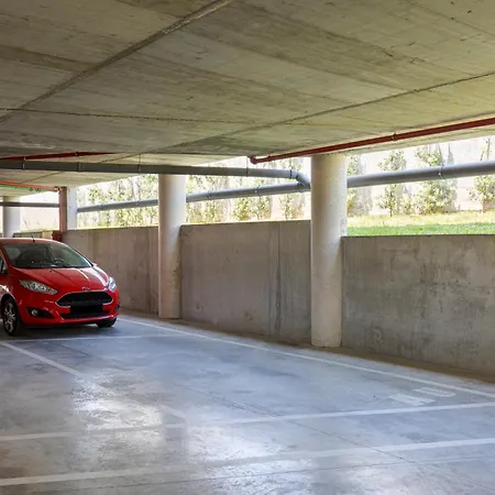 Hostwise - Bright Flat With Balcony And Garage *