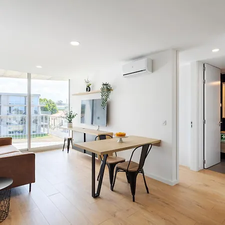 Hostwise - Bright Flat With Balcony And Garage * Vila Nova de Gaia