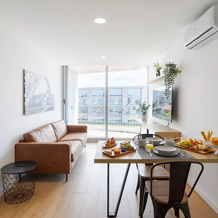 Hostwise - Bright Flat With Balcony And Garage *