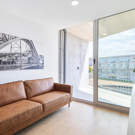 Hostwise - Bright Flat With Balcony And Garage * Vila Nova de Gaia