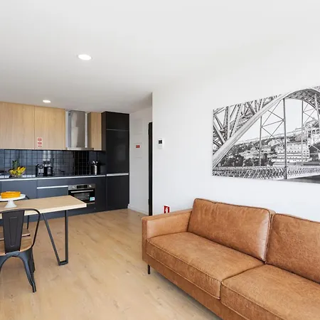Hostwise - Bright Flat With Balcony And Garage * Vila Nova de Gaia