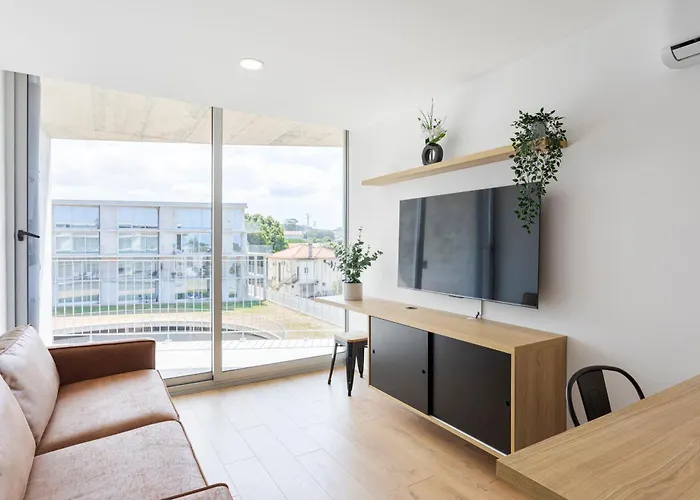 Apartman Hostwise - Bright Flat With Balcony And Garage *