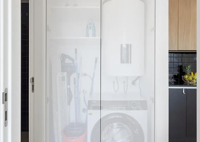 Apartman Hostwise - Bright Flat With Balcony And Garage