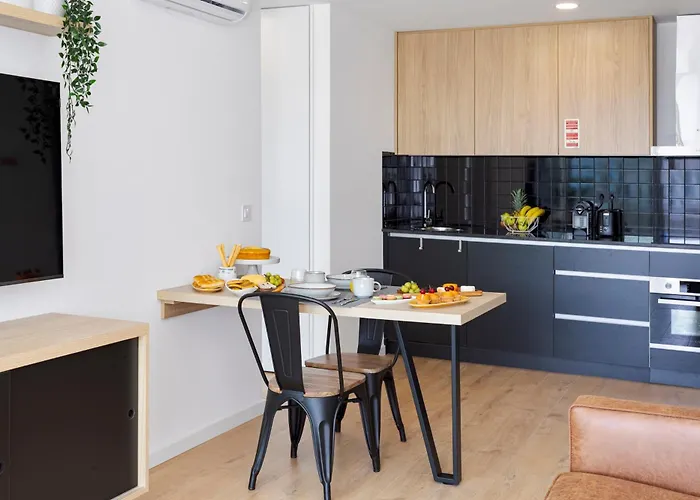 Hostwise - Bright Flat With Balcony And Garage Apartman