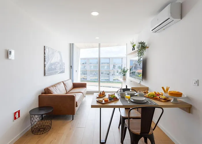 Hostwise - Bright Flat With Balcony And Garage *