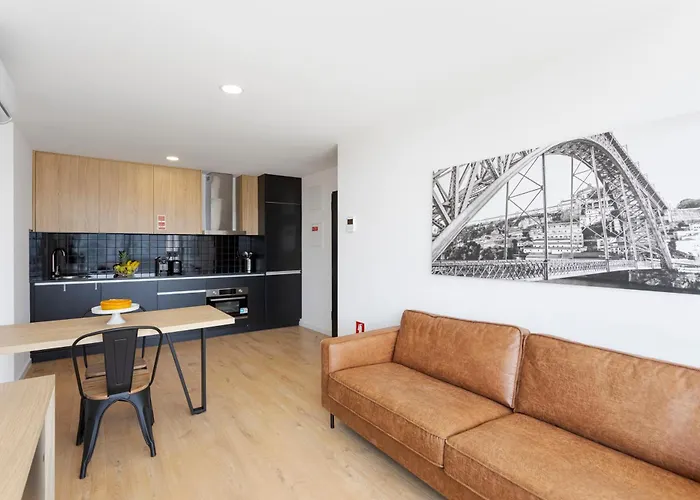 Hostwise - Bright Flat With Balcony And Garage * Vila Nova de Gaia